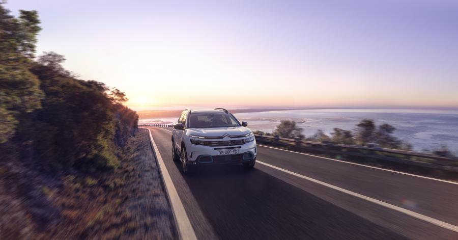  Citroen C5 Aircross SUV Hybrid 2019 года  (WW) (фото 18 из 49)
